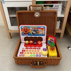 子どもおもちゃ箱、ピクニックグッズの画像