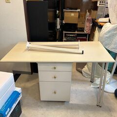 机とサイドワゴン差し上げます。の画像