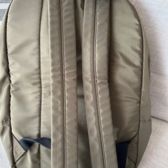 11/7まで　一度のみ使用のカーキリュックの画像
