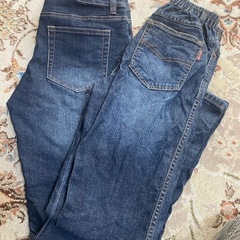 １５０センチ😊美品デニムストレッチパンツ2点😄Ｔシャツ4点😄パーカー1点😄合計7点の画像