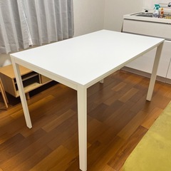 ダイニングテーブル