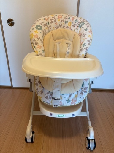 combi ネムリラ　ハイローチェア