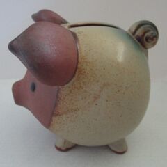 豚の貯金箱の画像