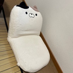 《《お取引中》》　　　　　　　　　　　　　
猫座椅子　小さめ　リクライニング付きの画像