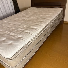 【直接引取りのみ】ニトリ　セミダブルベッドの画像