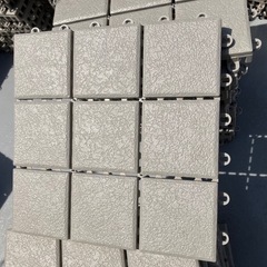セキスイ クレガーレ システムデッキ cregare プラスチック P5タイル  300mm×300mm×28mm 171枚　バルコニー　タイルの画像