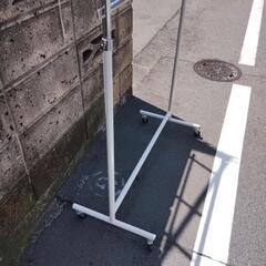 ハンガーラックの画像