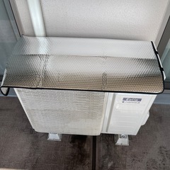 【値下げ】エアコン室外機の日除けの画像