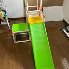 幼児用室内遊具（滑り台）の画像
