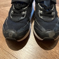 子供用スニーカー　22.0cm 男の子　ブラック　防水　ABCマート　マジックテープの画像