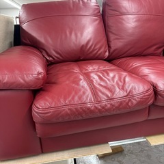 2シーターソファ 赤　レッド 本革使用　ニトリ　二人掛けソファーの画像