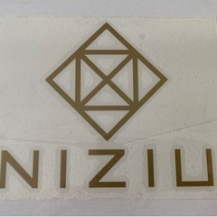 NiziU カッティングステッカー 金色の画像