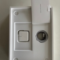 美品★ Apple MacBook Air 　M2,13インチ,スペースグレーの画像