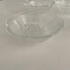 ガラス食器　可愛いお花柄４個セットの画像