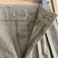 美品　UNIQLOチノパンの画像