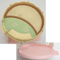 使用感少なめ シルバニアファミリー 赤ちゃん広場 にこにこおえかきルーム　付属品ほぼ有り/別シリーズの小物付き　箱有　☆ PayPay(ペイペイ)決済可能 ☆ 札幌市 豊平区 平岸 平岸店の画像