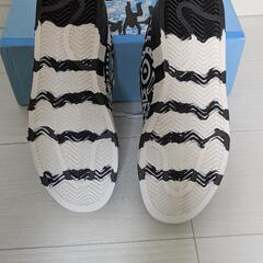 新品スニーカーの画像