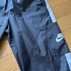 【美品】NIKEトレーニングパンツの画像