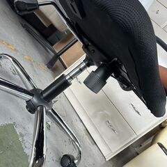 大阪❗️♻️エコマックス♻️配送も可🙌⭕️「S1039」オフィスチェア バイカラーの画像