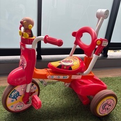 アンパンマン三輪車の画像