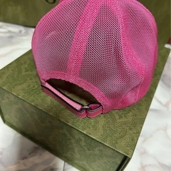 激レア】GUCCI レザー シボ革 ピンクシェリーラインロゴキャップ