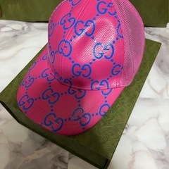 VIP* GUCCI ダブルG付き レザー ベースボールキャップ ギフト
