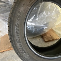 【ヨコハマ BluEarth-GT AE51】225/55R17 中古タイヤ 4本セットの画像