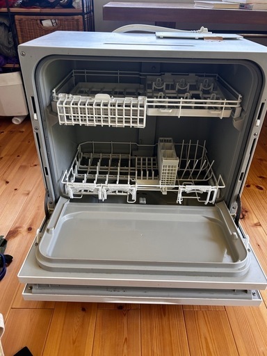 Panasonic 電気食器洗い乾燥機　NP-TA4-W（2021年）　【販売中】
