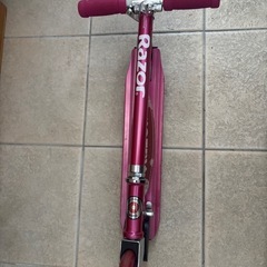【値下げ】Razor  キックボード 折りたたみできます ピンクの画像