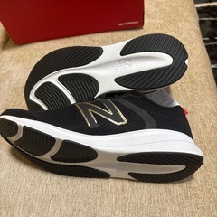 新品未使用品ニューバランスシューズ
の画像
