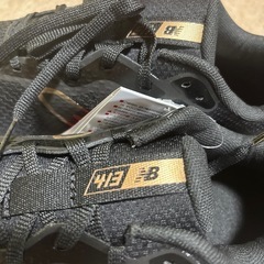 新品未使用品ニューバランスシューズ
の画像
