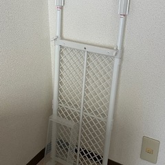 ニトリ つっぱり棚の画像