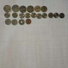 旧紙幣と旧硬貨(5000円硬貨有り)の画像