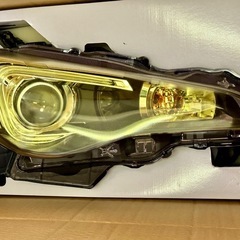 純正ヘッドライト左右セット
の画像