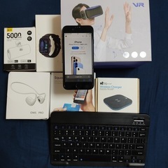 ⭐️iPhoneSE2(第2世代) 256GB Bluetoothイヤホン、モバイルバッテリー、Bluetoothキーボード、VRゴーグル、スマートウォッチなどおまけ複数あり。新品未使用多数。全部で150点以上セット