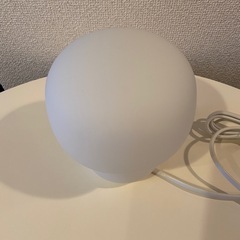テーブルランプ ホワイト (ikea)の画像
