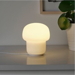 テーブルランプ ホワイト (ikea)の画像