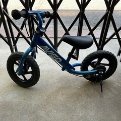 ストライダー　キックバイク　子供自転車