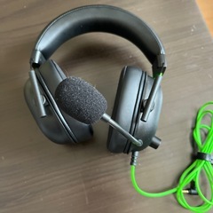 キーボードマウスヘッドホンの画像