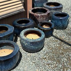 ③火鉢　メダカ鉢　睡蓮鉢　大小柄　いろいろ　￥500～の画像