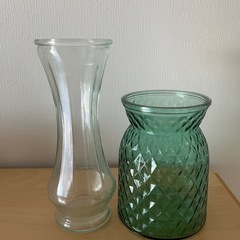 花瓶二つ