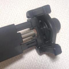 3脚用 スマホ ホルダー ねじ式 大きめタイプ 自撮り棒 カメラ の画像