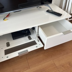 テレビボードの画像
