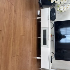 テレビボードの画像