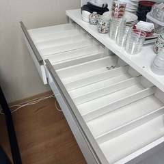 食器棚の画像