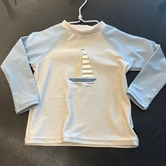 水着　ラッシュガード　