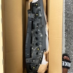 ヴォクシー80後期純正品テールランプレンズの画像