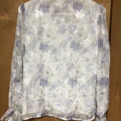「女性限定」ブラウスの画像