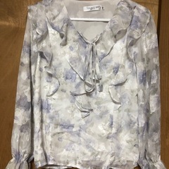 「女性限定」ブラウス