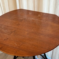 【譲ります】半月型マルチテーブルの画像